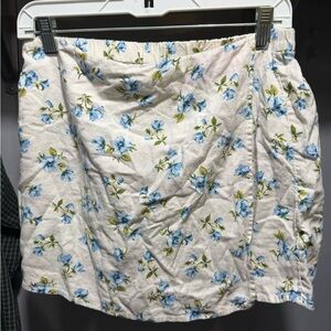 Old Navy Floral skort in Blue and White